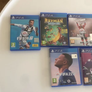 Ps4 spel - Sicket på alla spel är bra ny pris är 3500kr för alla spel tillsammans men mitt pris är 1200