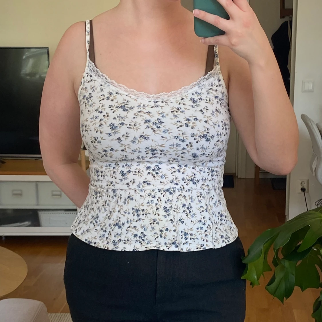 Blommigt gulligt linne