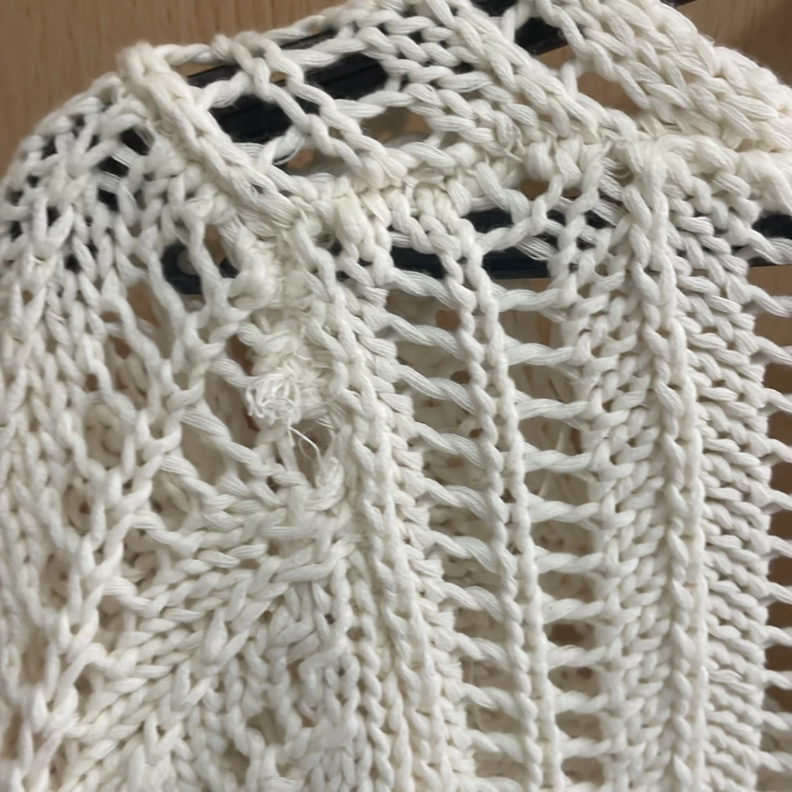 Krämvit kofta  - 91