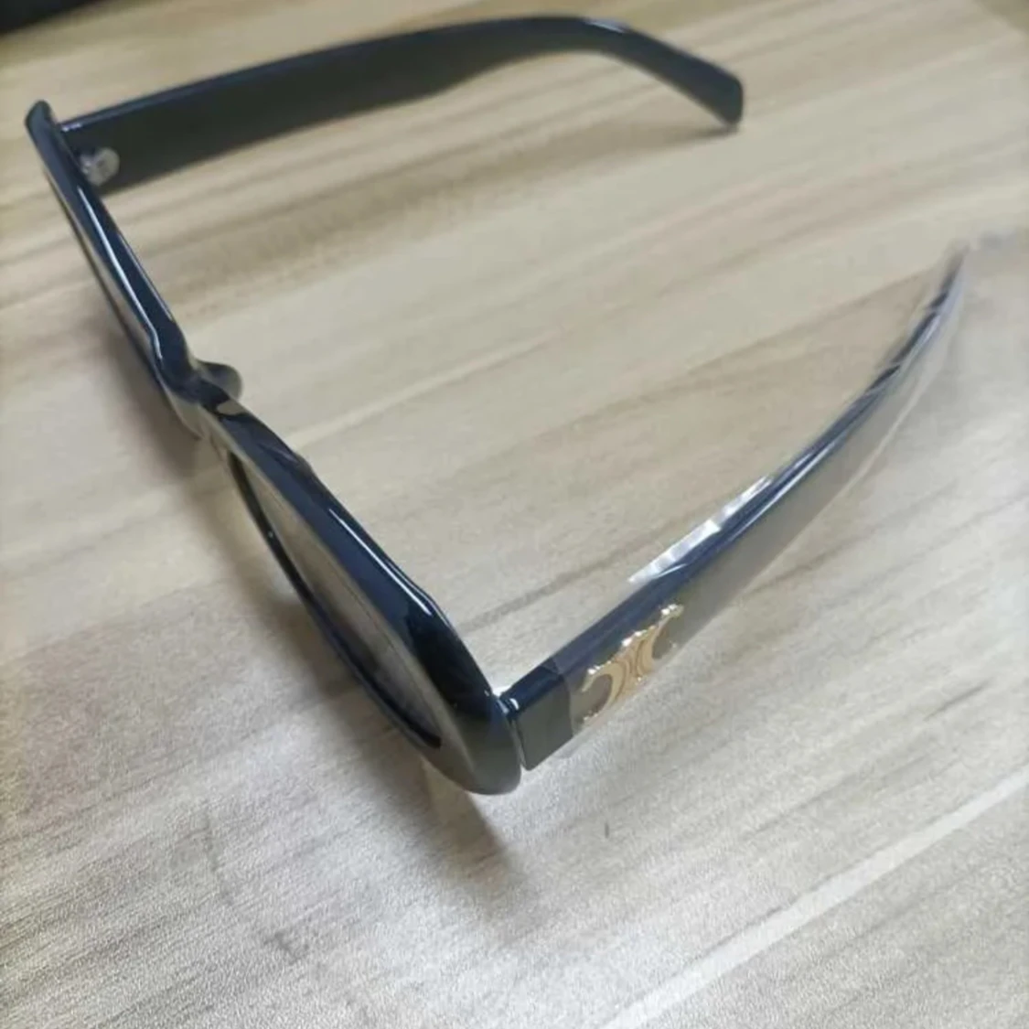 Celine triumph solglasögon liknande  - 91