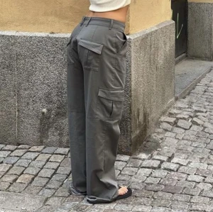 A- design cargo - Alice Stenlöv Cargo pants från A-design. Säljs inte längre 