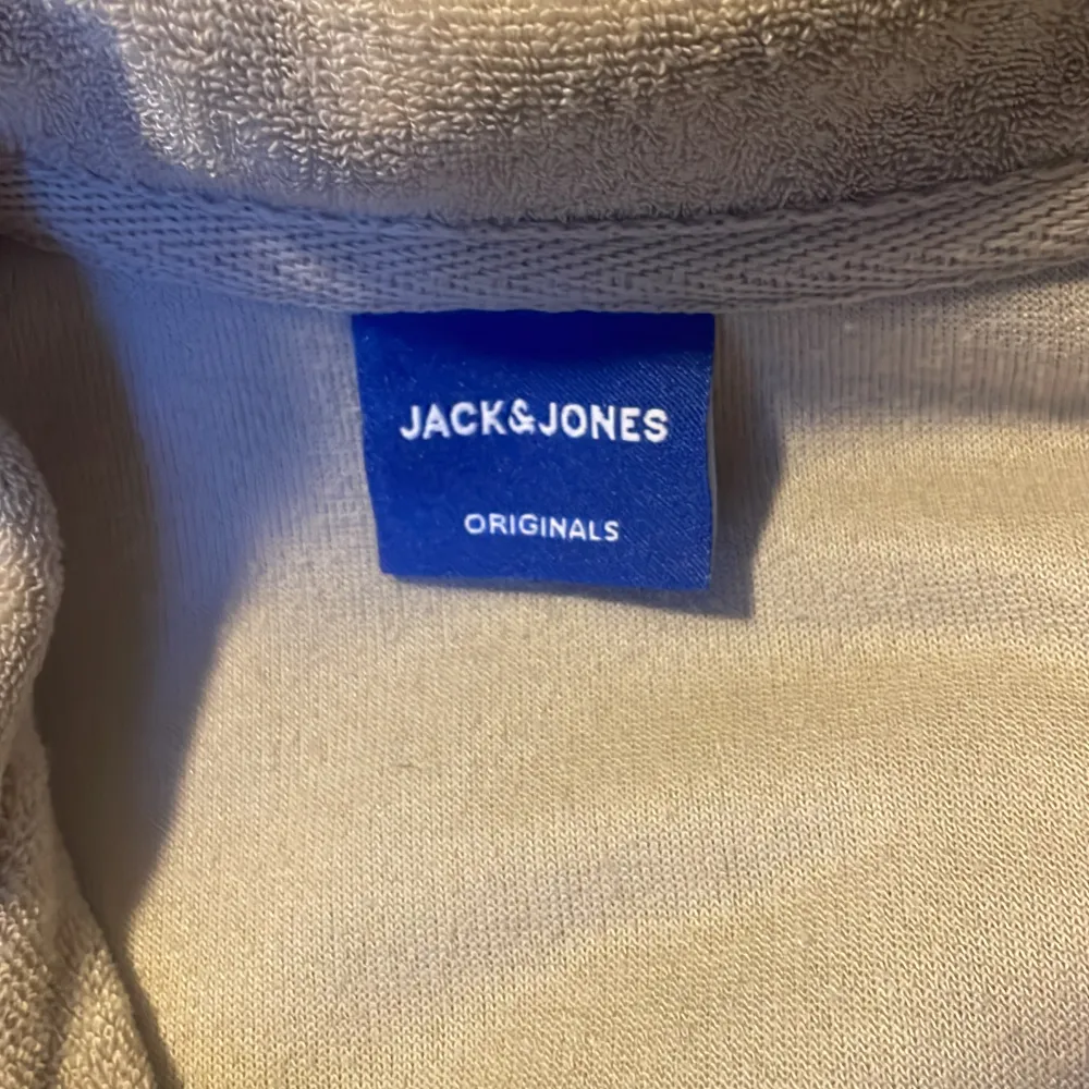 Beige frote skjorta från Jack & Jones  Storlek L  Inga defekter . Skjortor.
