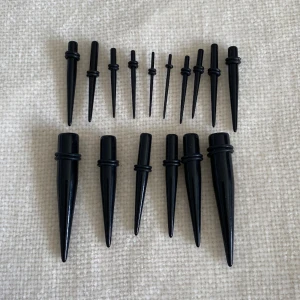 Ear stretching - Earstretching kit, aldrig använt, till båda öronen