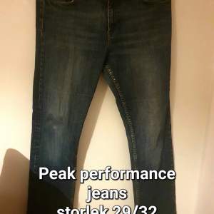Fina peak performance jeans, nästintill oanvändna 