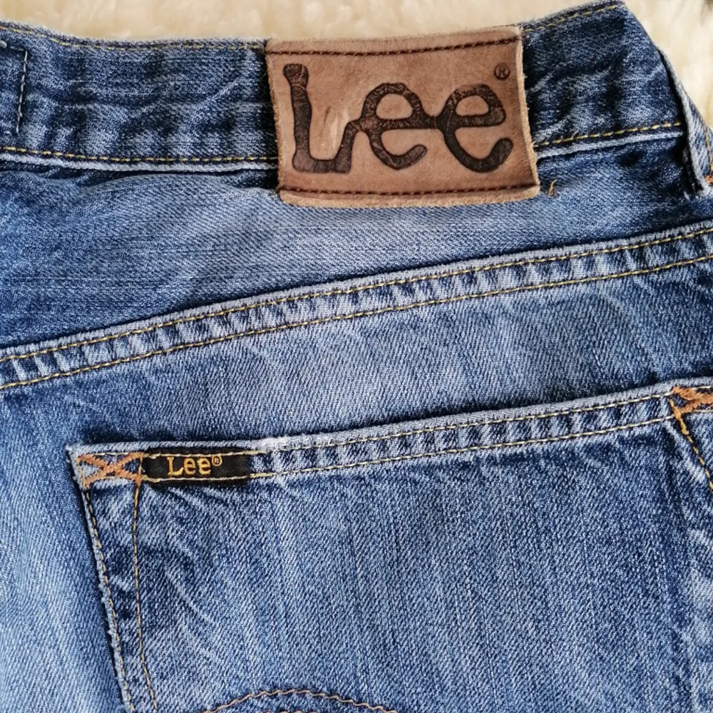Fina Leeb jeansshorts stl w31/L32(s/m). Perfekt till sommaren. Säljes för att dom är lite för små därför ingen bild. . Shorts.