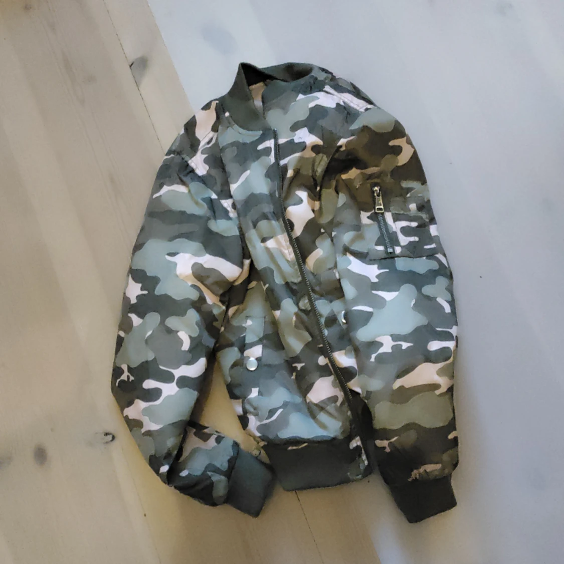 Militär färgad bomberjacka 