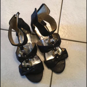 Sandaler  - Använda i bra skick
