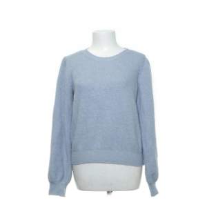 Fin ljusblå stickad tröja! Köpt på sellpy för 250!🩷