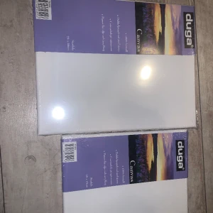 Canvas  - Helt nya canvas för att måla på! Två olika storlekar, den ena är 24x30cm och den andra är 18x24cm🫶 Säljer båda för 70kr men om du vill köpa enbart en skriv i dm💕