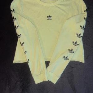 Adidas  - 50kr❤️