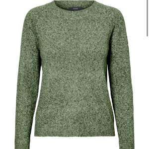 Grön stickad tröja från Vero Moda som är slutsåld i nästan alla storlekar❣️endast använts ca 2 gånger men säljer för hälften av priset. Inte alls stixig