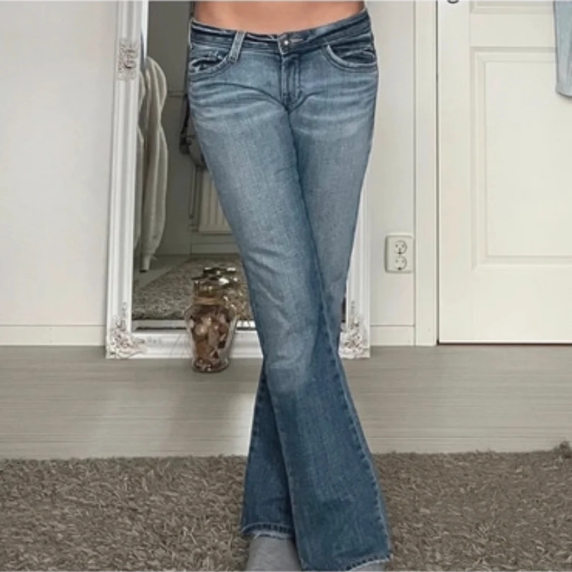 Low waist bootcut jeans