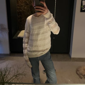 Stickad tröja  - Sjukt najs 