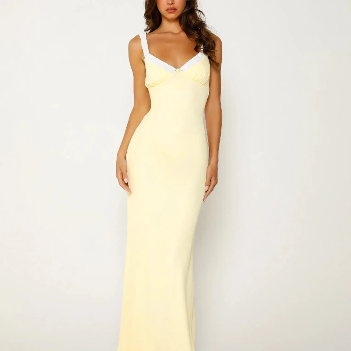 Ny med prislapp! Gul balklänning/långklänning från Tigermist