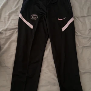 Psg byxor  - Helt nya oanvända som knappt kom till användning säljer pga ja inte gillar de mer storlek M passar S