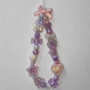 Lila Mobil Slinga 💜 - Längd: 20 cm  Kan mötas upp i Örebro  Superfin 😍