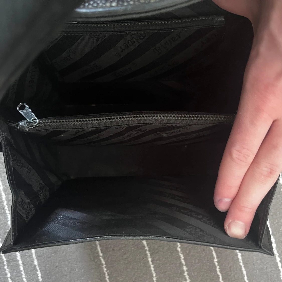 Handväska från River - 90