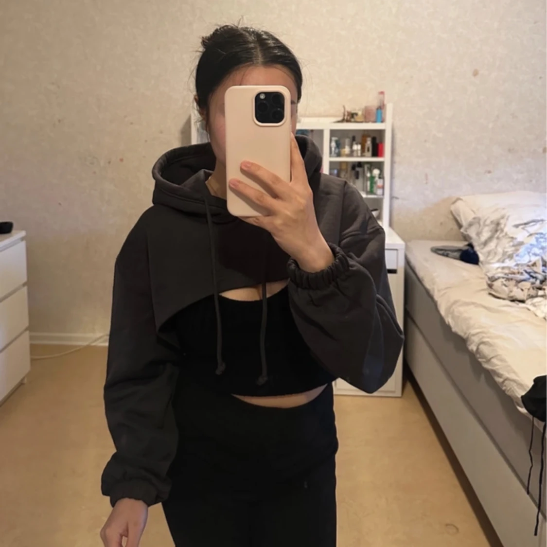 Grå cropped hoodie - weekday