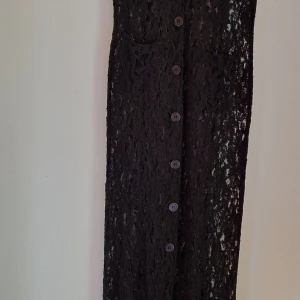 Svart lång spets klänningen  - Lång klänning, svart spets, bra för lager, gott skick, sexig, elegant 