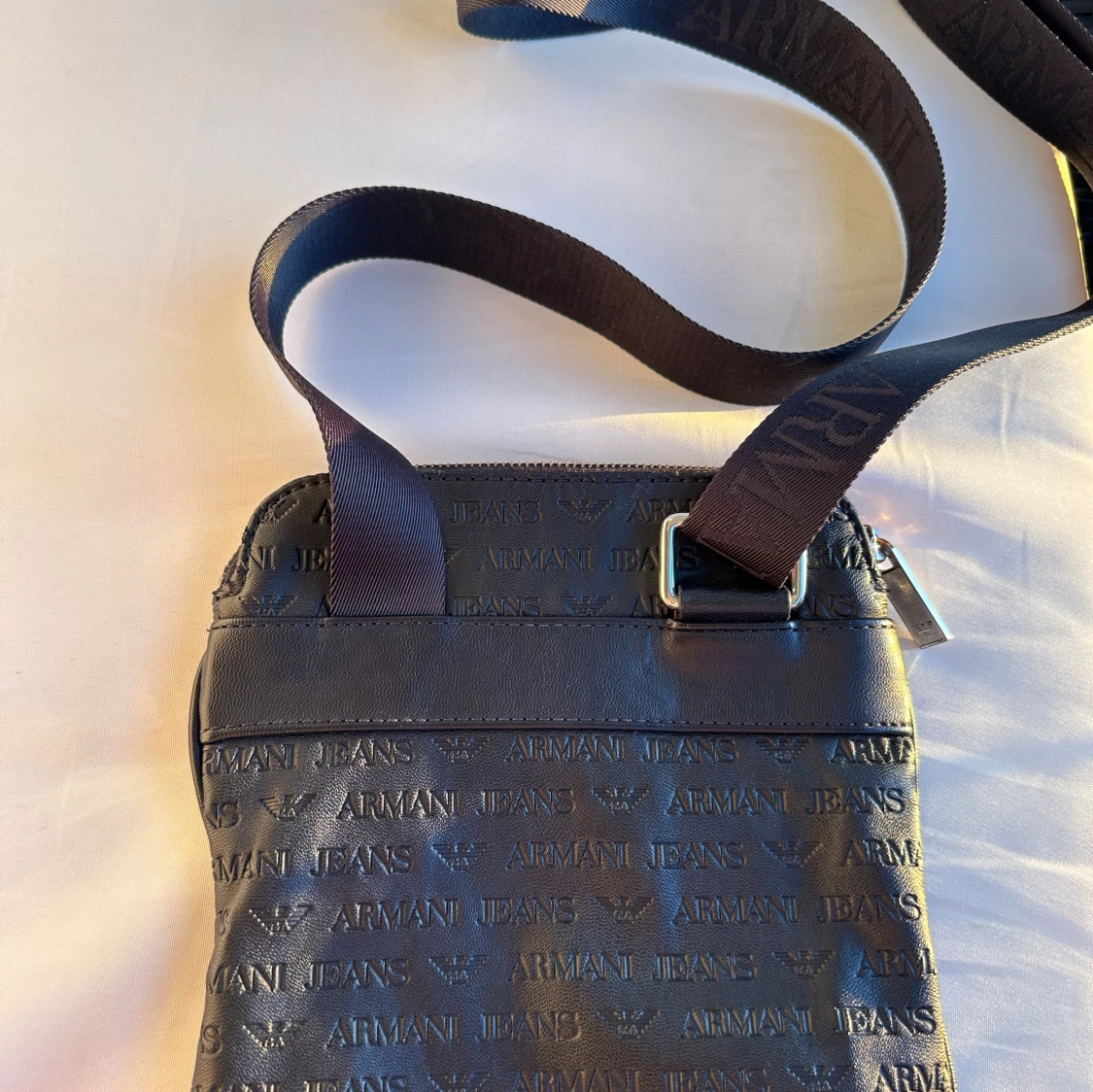 Armani jeans axelremsväska - 90