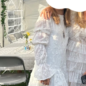 Slutsåld NA-KD klänning  - Säljer min superfina studentklänning!