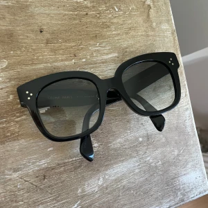 Celine solglasögon  - Sparsamt använda, skriv för fler bilder!