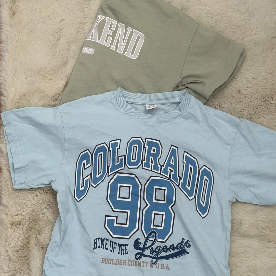 Ett kit med 2 tröjor💗 - 90