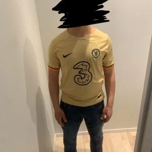 Fotbollströja - Chelsea Kanté 7 | Prisvärd och Felfri ✅ | passar M (jag har M) | Skickas inom 24h (spårbar) 📦 | Har du en fundering skicka PM! | ALLT kan diskuteras 🤝