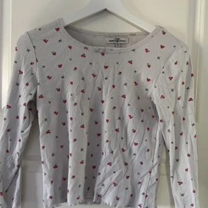 Tröja - Jätte söt tröja från Kappahl om jag minns rätt!❤️ kan även användas som pyjamas 