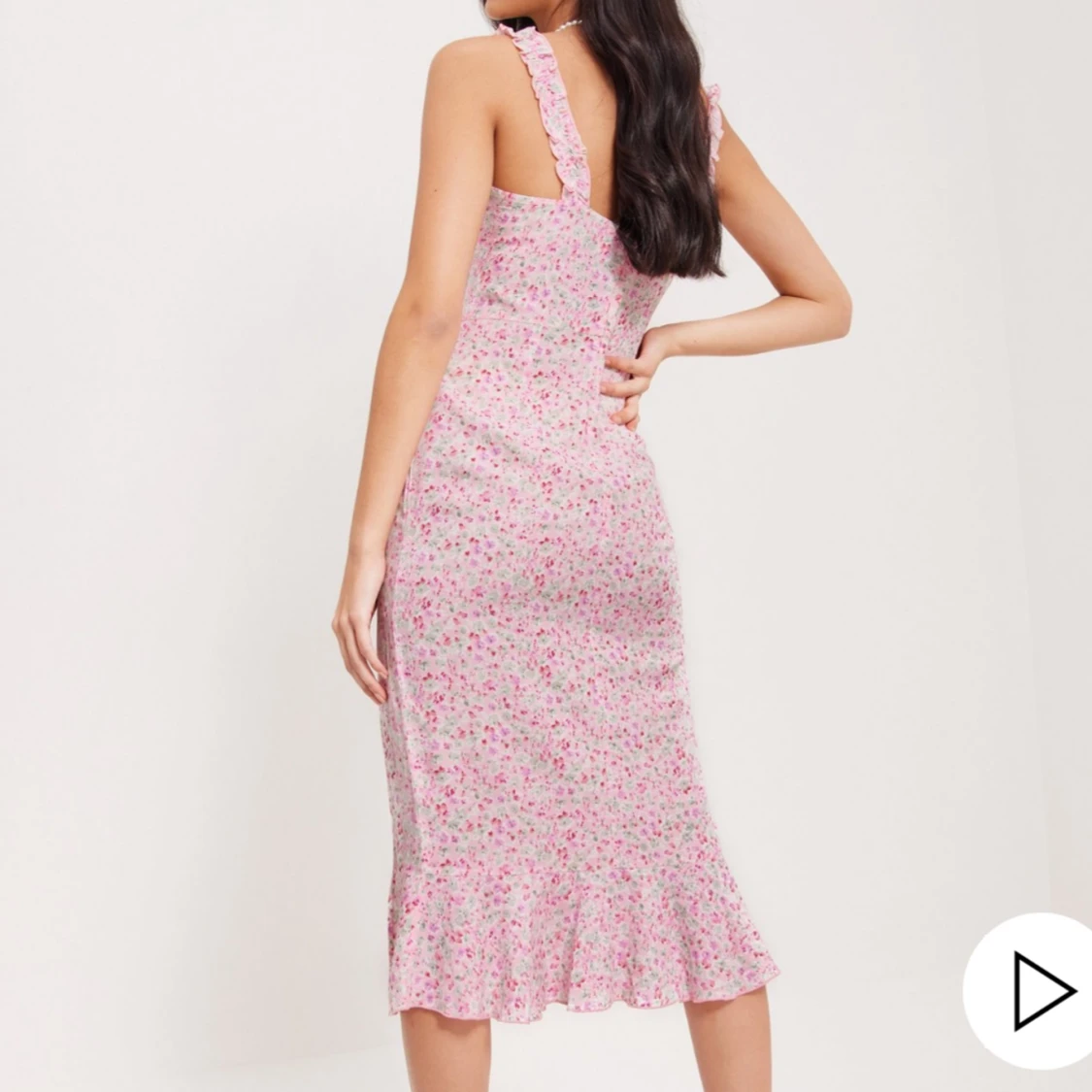 Slutsåld söt sommarklänning  - 91