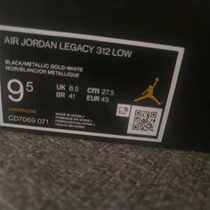 Nike jordan legacy 312 low  - Mycket bra skick oanvända.  Priset går att diskuteras.