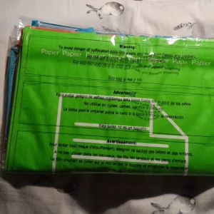 Källsorteringskassar - Tre stycken källsorteringskassar i olika färger.