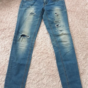 Bowfriend jeans riped jeans billig salu billigt - Skriv gärna privat vid några frågor 