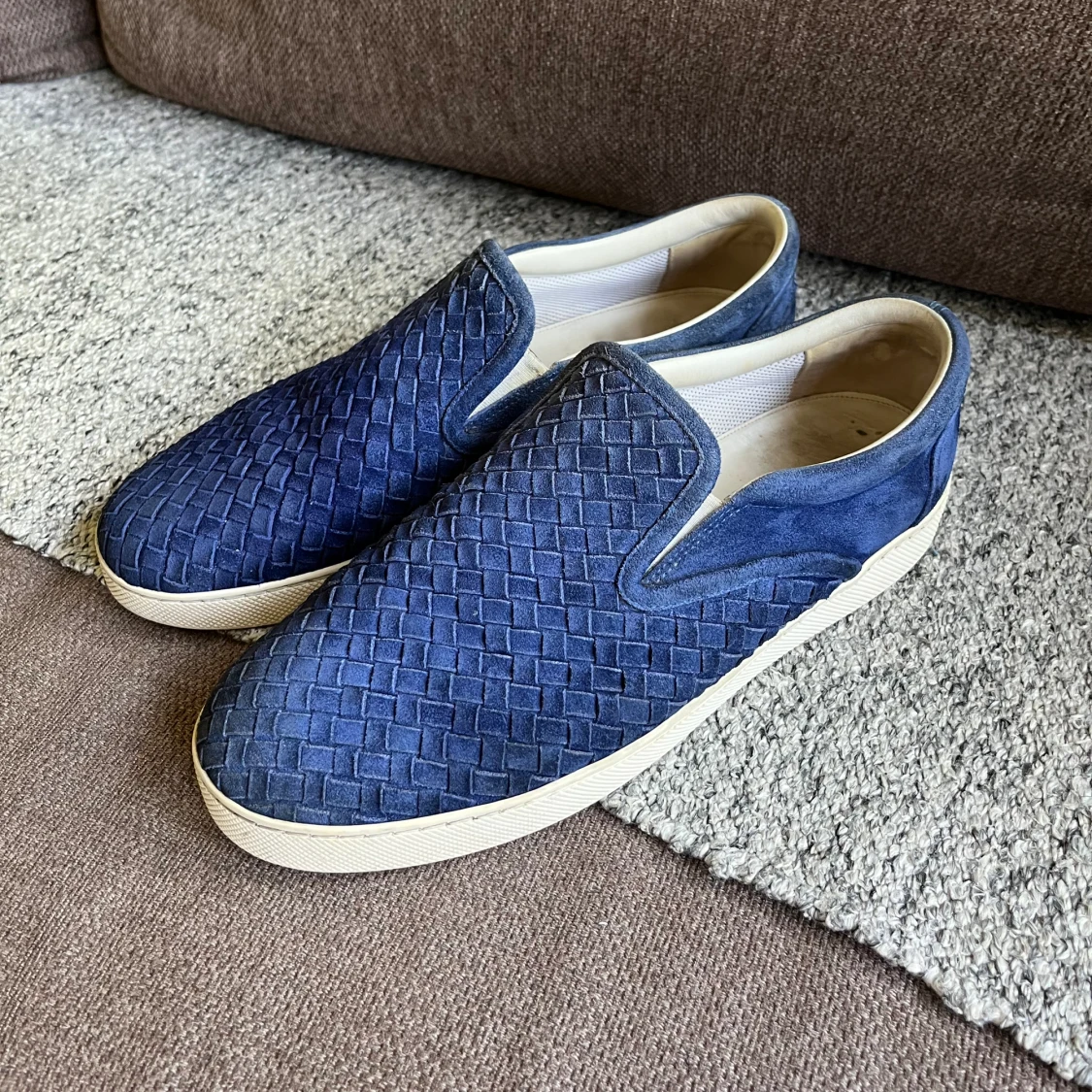  bottega veneta slip ons - 90
