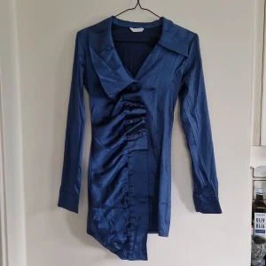 Blå skjorta - Asymmetrisk skjorta