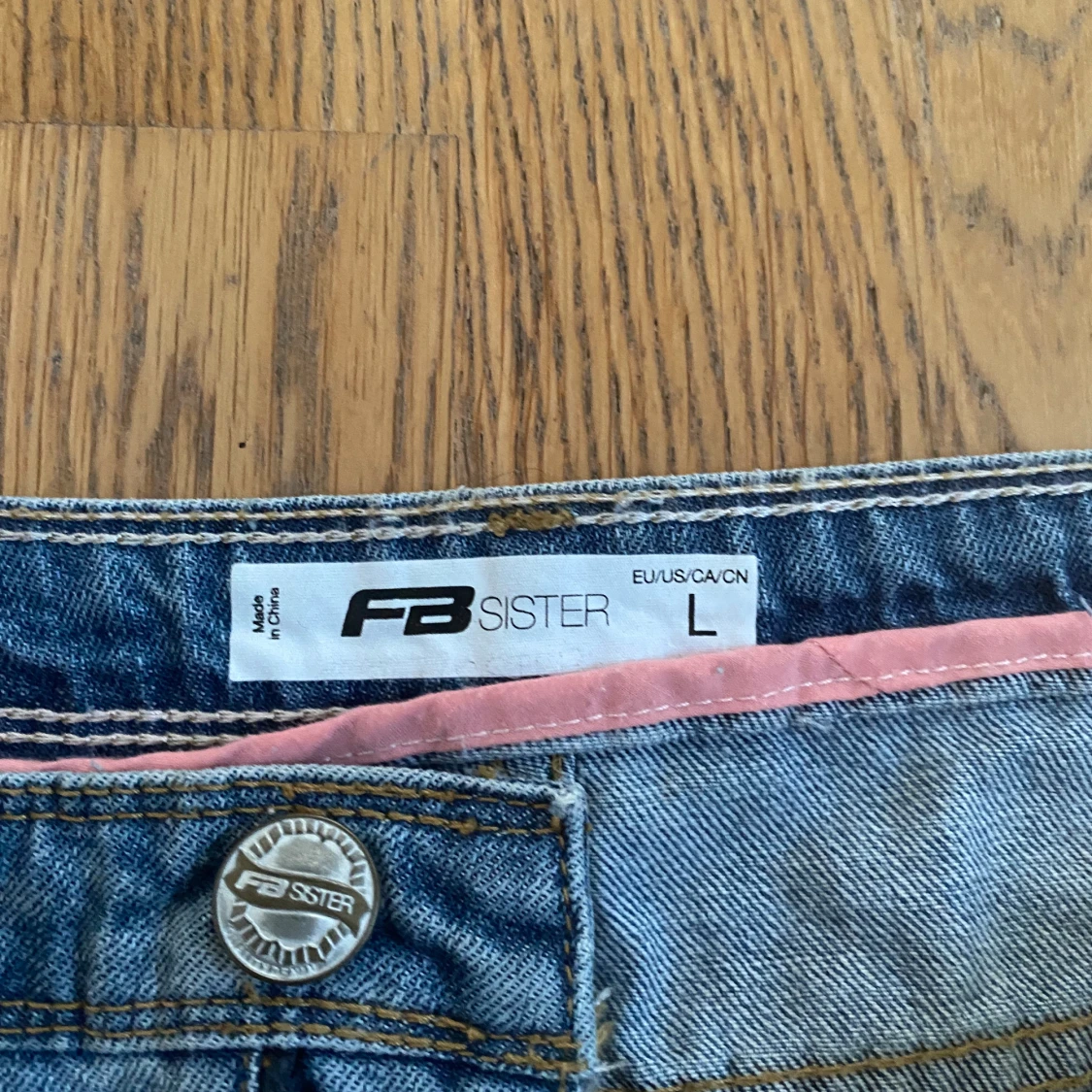 Jättesnygga lågmidjade shorts  - 90