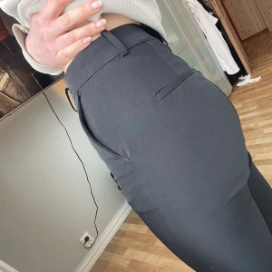 kostymbyxor  - Mycket fint skick, säljer pga inte använt dom på väldigt länge🥰