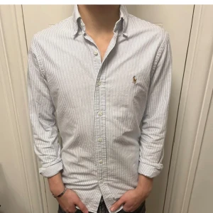 Ralph lauren striped skjorta S - Ralph lauren skjorta i storlek S mycket bra skick och inga defekter