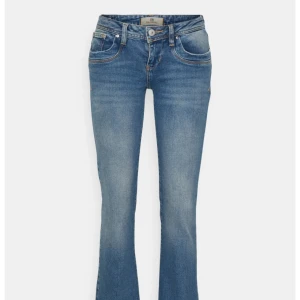 LTB valerie sevita wash - Säljer mina lågmidjade Valerie byxor i färgen sevita wash. Fint skick. Säljer då de inte kommer till användning längre 💛 Har du frågor så är det bara att skriva 🥰