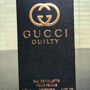 Parfym från Gucci-Guilty pour Femme, Edt 30 ml. Endast öppnad och luktad på 