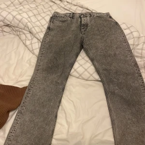 HOPE jeans - Säljer mina HOPE jeans pga kommer inte till användning! Det är modellen Rush! Midja 32