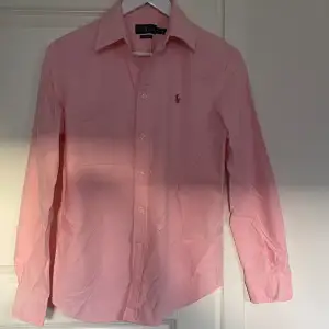Ralph Lauren Skjorta custom fit i storlek M  Mycket bra skick 