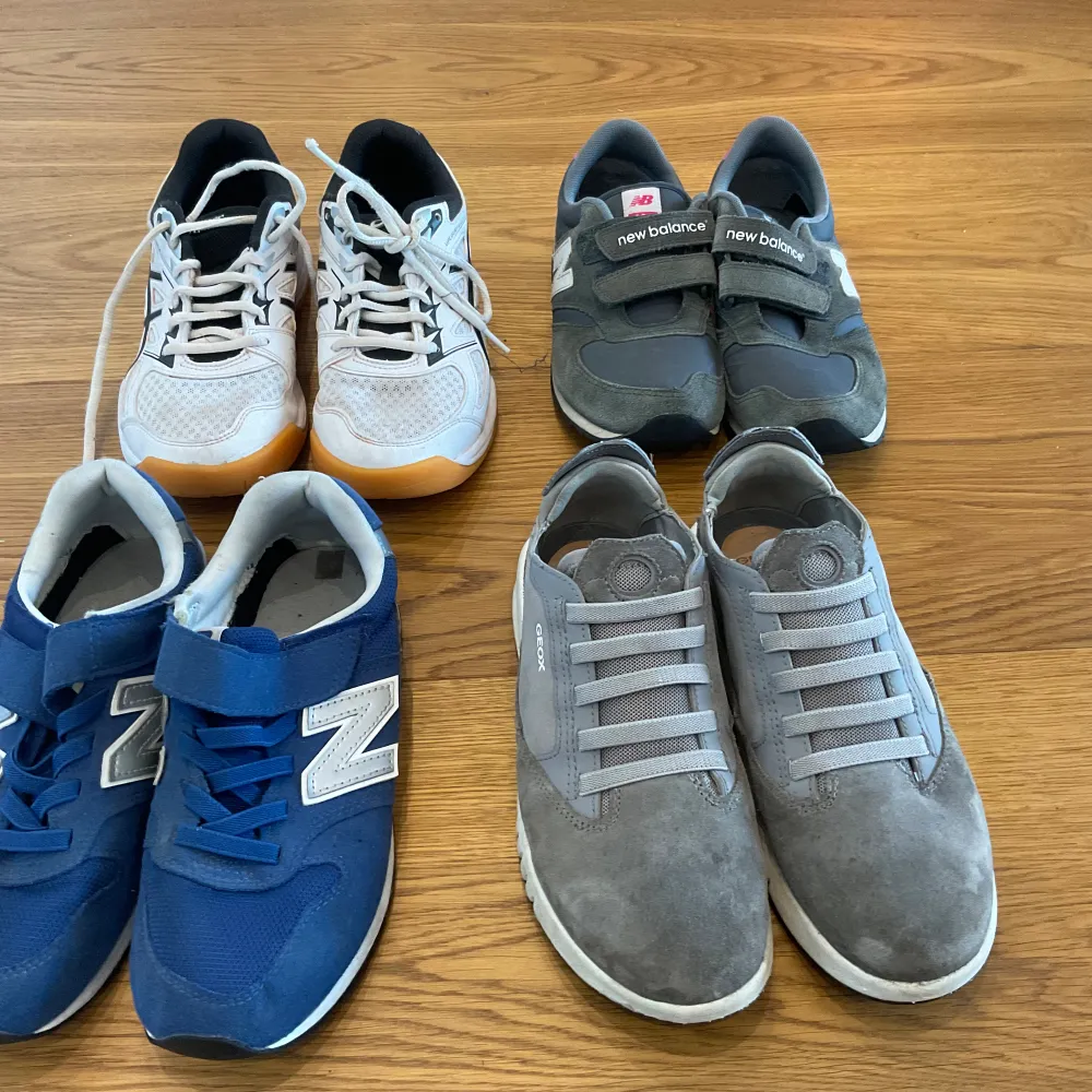 Rensar mitt garage. Geoxen är i storlek 35, de gråa NB: 36, Blåa NB: 36 och Asics 37,5. Se bilder för skick eller kontakta för mer information.. Skor.