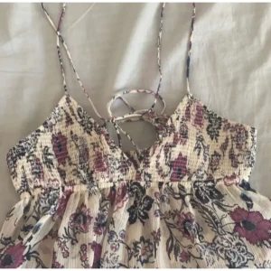 Zara topp - Slutsåld på hemsidan, använd kanske 2 gånger!❤️ priset kan diskuteras 