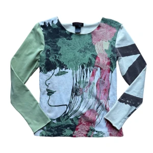 custo barcelona vintage top - cool topp från custo barcelona. Passar en XS eller S bäst. Köparen står för frakt 🩷