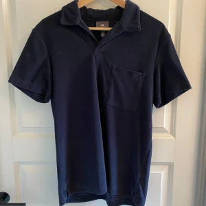 Terry Piké - Perfekt tröja inför sommaren. Lite för liten för mig därför jag säljer den. 