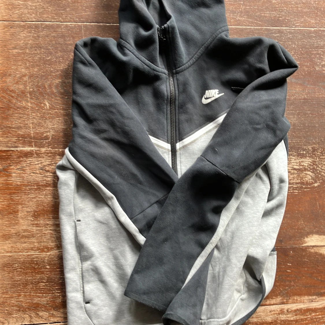 Nike tech ( grå/svart, helsvart) - 90