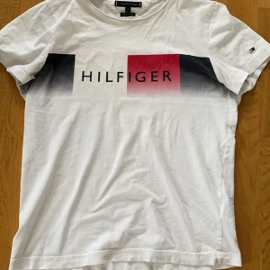 Tommy Hilfiger t-shirt  - Skick 8/10