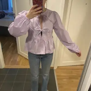 Oanvänd lila Peplumtopp från H&M🥰