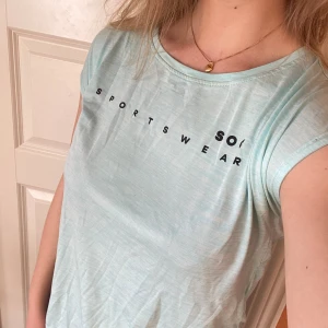 Träningstopp - Träningstopp i storlek 158/164 från soc🙌